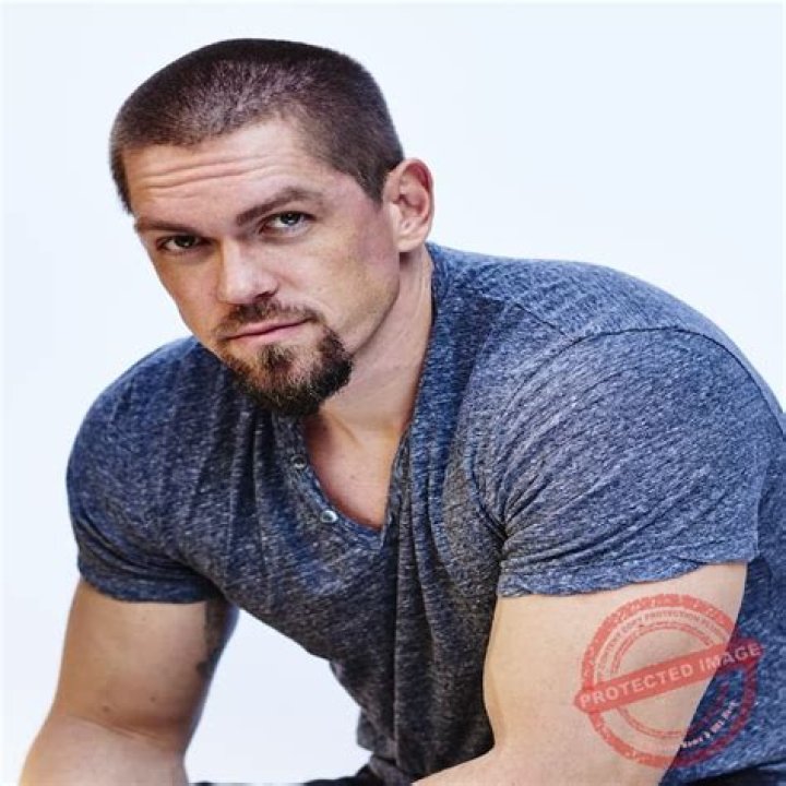 
Brady Slavens Height, Weight, Net Worth, Age, Birthday, Wikipedia, Who, Nationality, Biography 